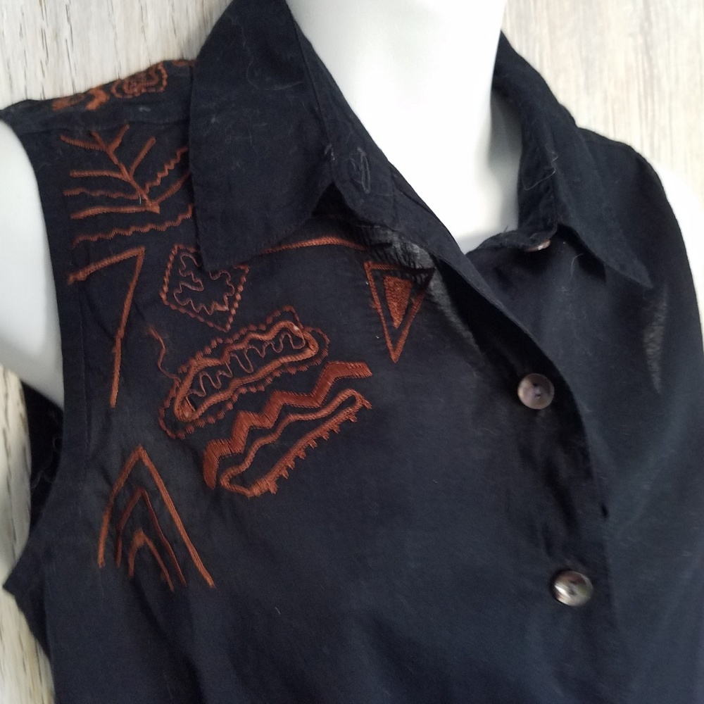 EUC sleeveless top M